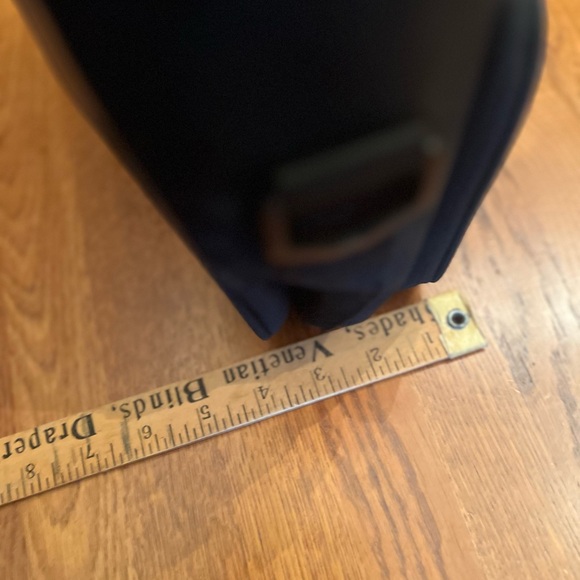 Pari Camera Bag With Shoulder Strap NWOT - Picture 6 of 8